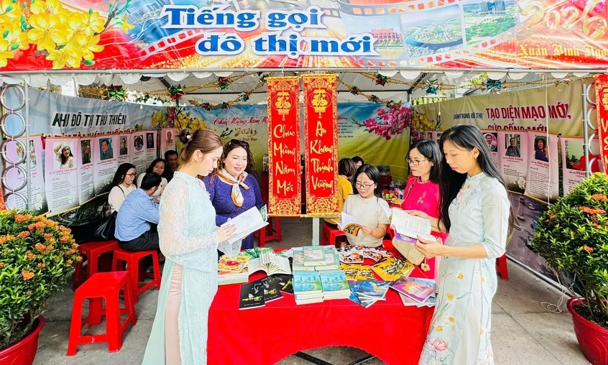 Ngay Tho Tp Hcm Vinh Danh Thi Si 40 Nam Doi Moi 1774771564