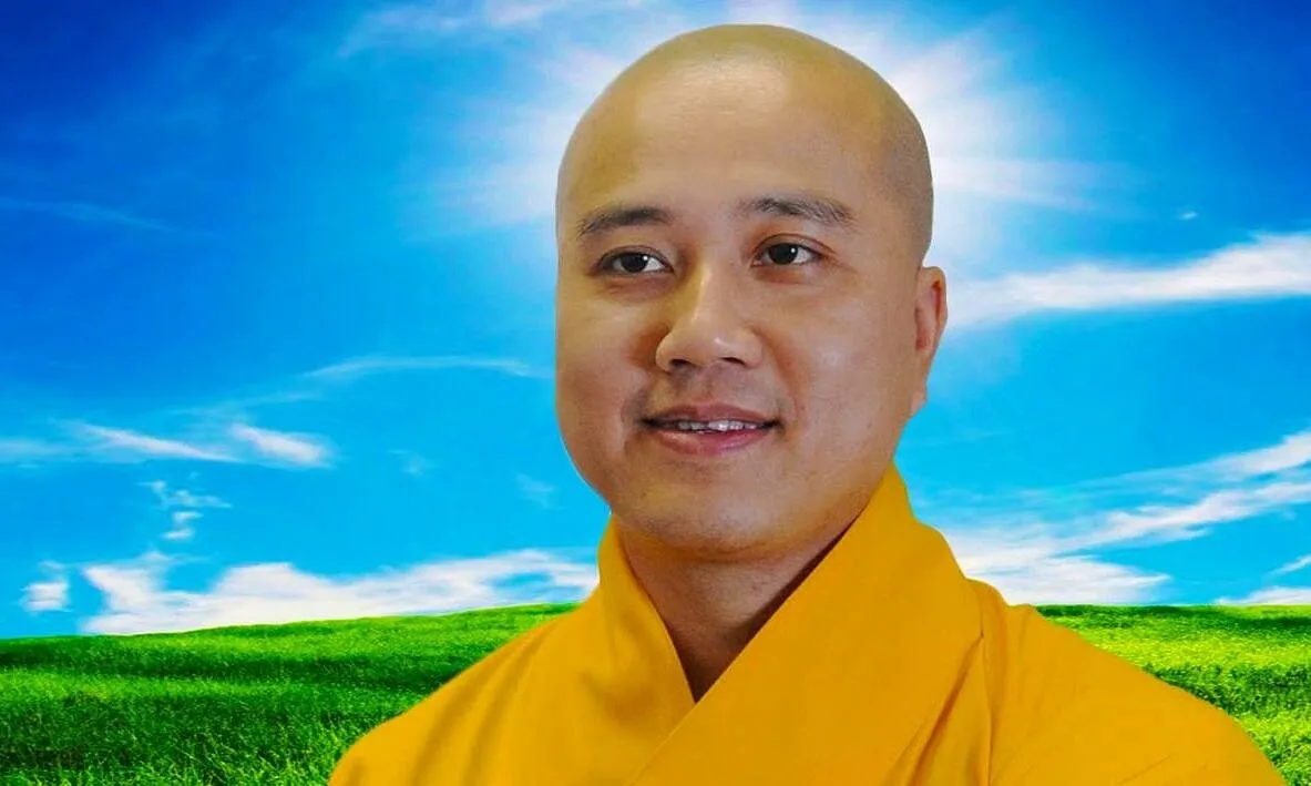 Nha Su Thich Phap Hoa Ra Sach Ve Luat Nhan Qua 1769580525