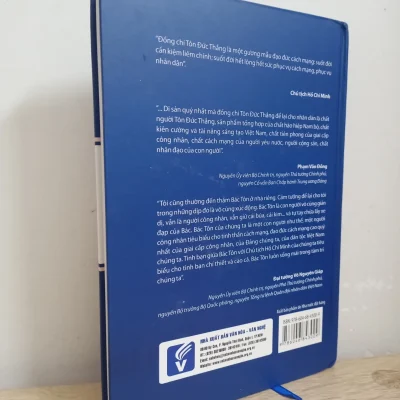 chủ tịch tôn Đức thắng nhà lãnh Đạo mẫu mực và bình dị (bìa cứng) (2018) nhiều tác giả s1507