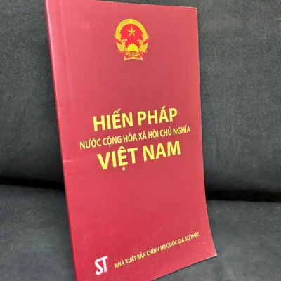 [phiên chợ sách cũ] hiến pháp nước cộng hòa xã hội chủ nghĩa việt nam, 2020 h1108