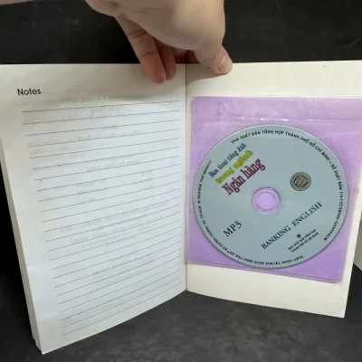 [phiên chợ sách cũ] Đàm thoại tiếng anh trong ngành ngân hàng (có cd), 2011 lê huy lâm, phạm văn thuấn h1108