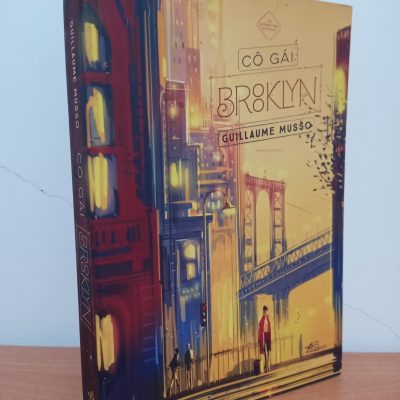 [Phiên Chợ Sách Cũ] Cô Gái Brooklyn (2017) - Guillaume Musso S0209