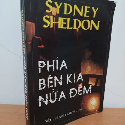 [Phiên Chợ Sách Cũ] Phía Bên Kia Nửa Đêm (2006) - Sidney Sheldon S0209