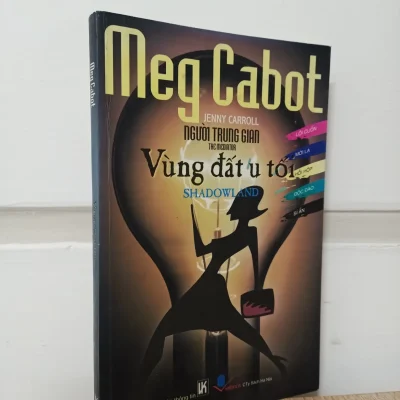 [Phiên Chợ Sách Cũ] Người Trung Gian 1: Người Trung Gian (2006) - Meg Cabot S1009