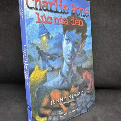 [Phiên Chợ Sách Cũ] Charlie Bone Lúc Nửa Đêm, 2011 – Jenny Nimmo S1108