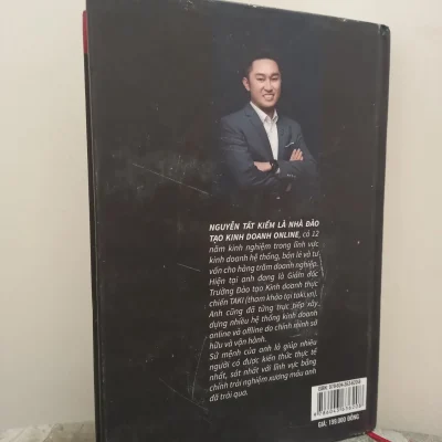 [Phiên Chợ Sách Cũ] Xây Dựng Đế Chế Kinh Doanh 1 Người (Bìa Cứng) (2021) – Nguyen Tat Kiem S2610