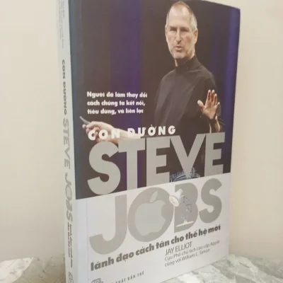 [Phiên Chợ Sách Cũ] Con Đường Steve Jobs Lãnh Đạo Cách Tân Cho Thế Hệ Mới (2011) – Jay Elliot S1911